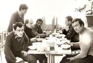В колхозе, 1985 г. Сидят слева направо:  Аслан Зантария, Андрей Светов, Александр Белокопытов, Александр Панфилов, Владимир Яковлев